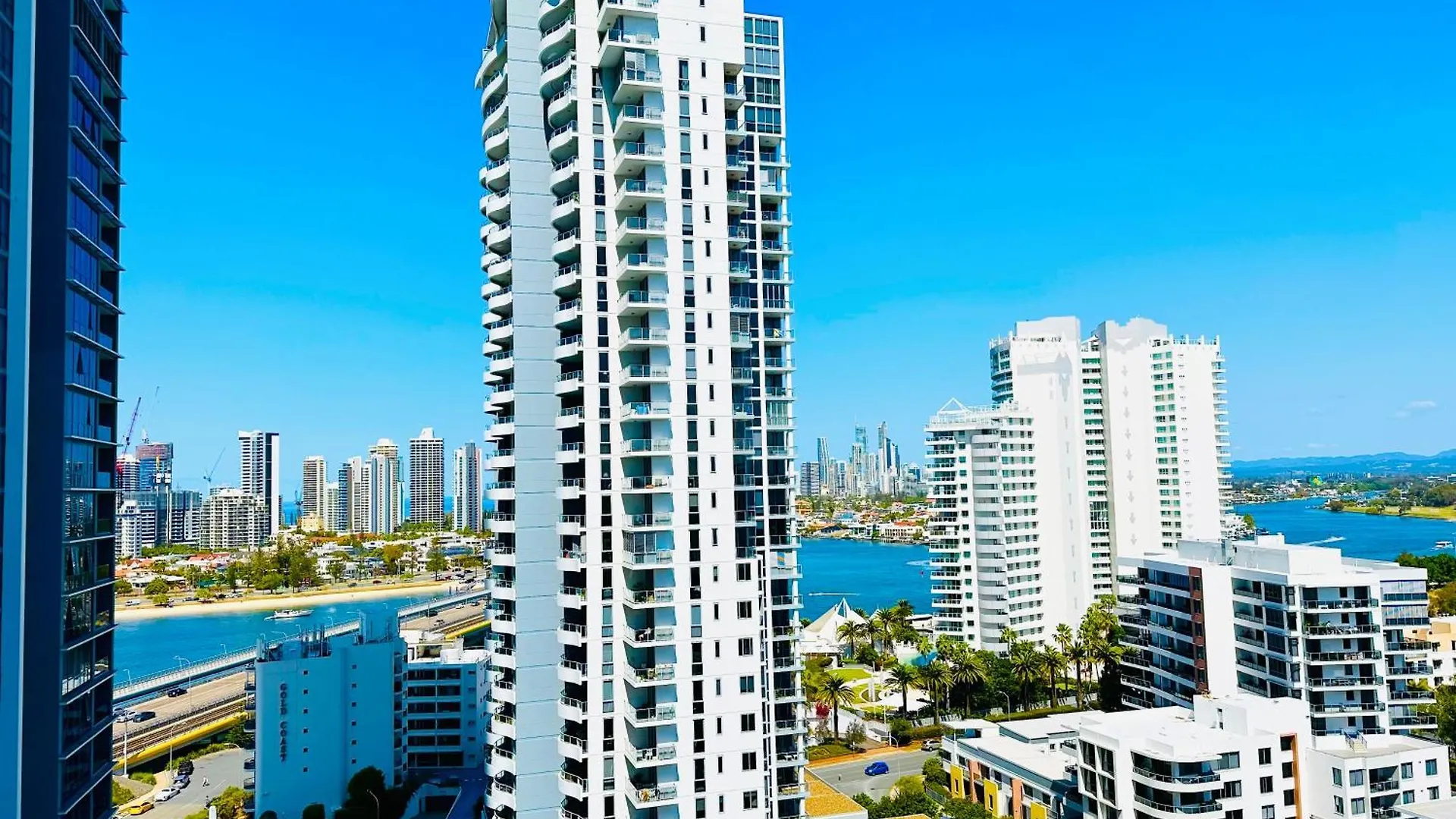 Modern Gold Coast Apartment With Great Amenities אוסטרליה